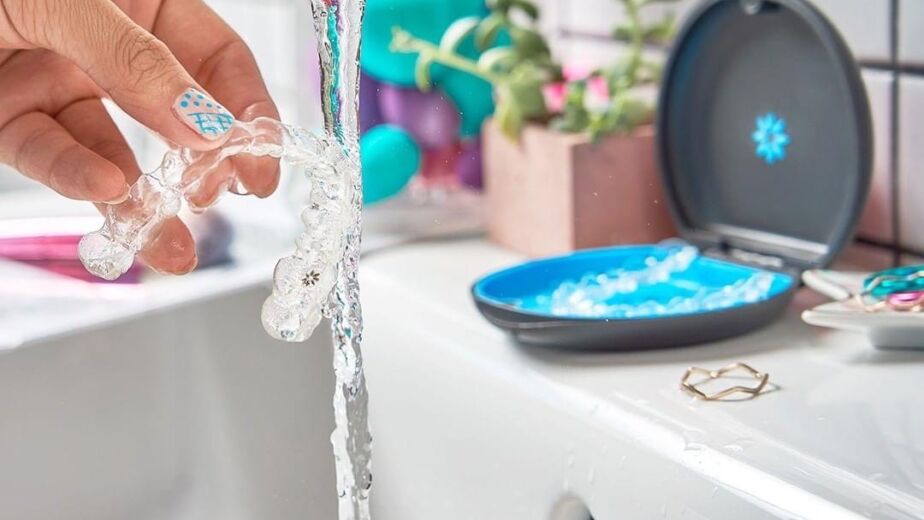 keep invisalign aligners clean