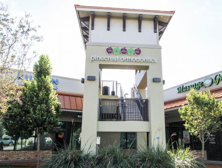 Pinecrest Orthodontics Exterior signage 727x551